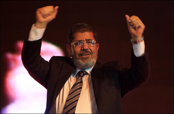 مصر: شيخ سلفي يشبّه المرشح محمد مرسي باللاعب 