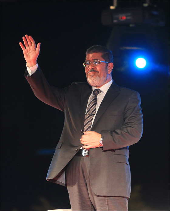 مصر: شيخ سلفي يشبّه المرشح محمد مرسي باللاعب 