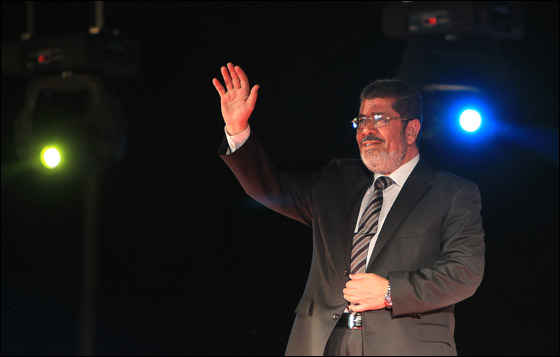 مصر: شيخ سلفي يشبّه المرشح محمد مرسي باللاعب 