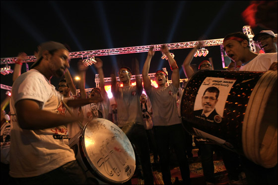 مصر: شيخ سلفي يشبّه المرشح محمد مرسي باللاعب 