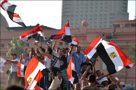 محمد مرسي يشجع على المصالحة واستمرار الثورة في اول خطاب له صورة رقم 20