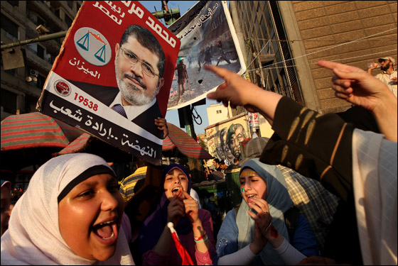 محمد مرسي يشجع على المصالحة واستمرار الثورة في اول خطاب له صورة رقم 7