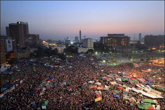 محمد مرسي يشجع على المصالحة واستمرار الثورة في اول خطاب له صورة رقم 17