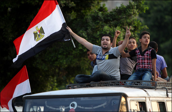 محمد مرسي يشجع على المصالحة واستمرار الثورة في اول خطاب له صورة رقم 5