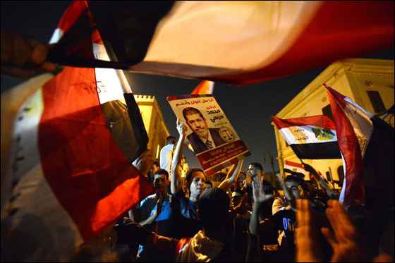 محمد مرسي يشجع على المصالحة واستمرار الثورة في اول خطاب له صورة رقم 21