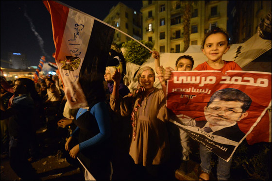 محمد مرسي يشجع على المصالحة واستمرار الثورة في اول خطاب له صورة رقم 12