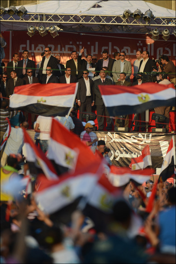 محمد مرسي يؤدي اليمين بالتحرير: الثورة مستمرة حتى تحقق اهدافها! صورة رقم 18