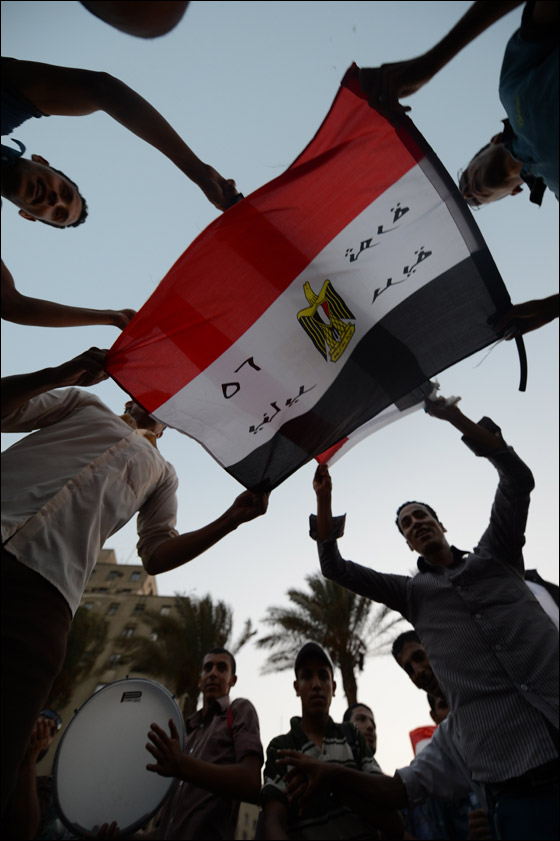 محمد مرسي يؤدي اليمين بالتحرير: الثورة مستمرة حتى تحقق اهدافها! صورة رقم 14