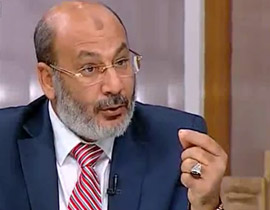 داعية مصري يشبّه فيسبوك باللات والعزى ويبرر تقبيل يد مرسي صورة رقم 1