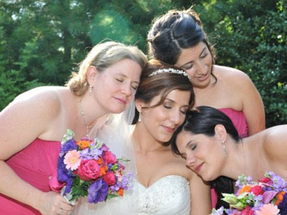 فيديو وصور.. لقطات محرجة ومضحكة ابطالها العرسان والوصيفات صورة رقم 11 فيديو وصور.. لقطات محرجة ومضحكة ابطالها العرسان والوصيفات صورة رقم 11