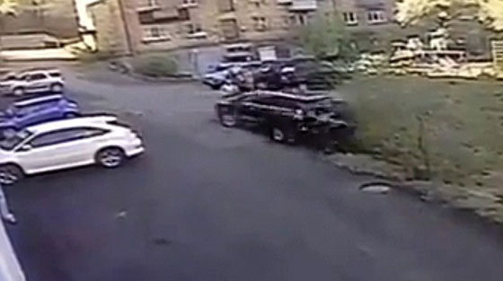 صور وفيديو لفتاة روسية تحطم سيارة 