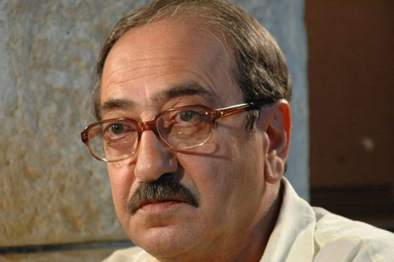 دريد لحام (غوّار الطوشة) في مطار دمشق للمرة الاولى منذ سقوط بشار الأسد صورة رقم 4