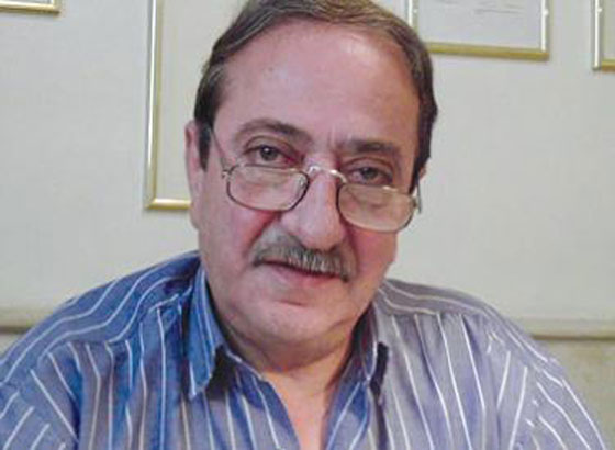 دريد لحام (غوّار الطوشة) في مطار دمشق للمرة الاولى منذ سقوط بشار الأسد صورة رقم 1