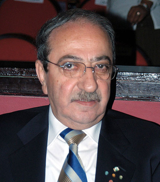 دريد لحام (غوّار الطوشة) في مطار دمشق للمرة الاولى منذ سقوط بشار الأسد صورة رقم 2