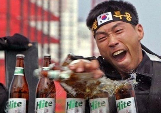 شاهد بالصور والفيديو.. 14 شخصا يتمتعون بمواهب غير عادية صورة رقم 5