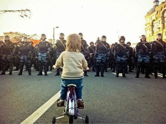 صور مضحكة وفيديو مواقف محرجة يواجهها رجال الشرطة صورة رقم 15