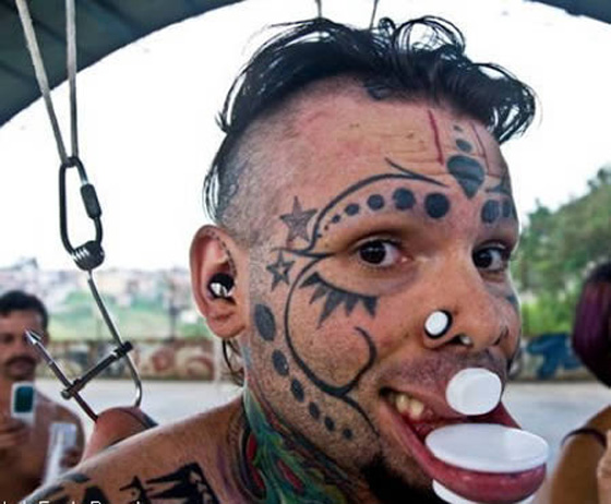 صور 12 شخصا حول العالم لديهم هوس عمل ثقوب بالوجه صورة رقم 9