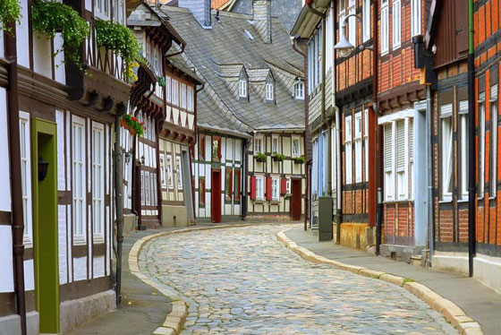 مدينة المانية تبحث عن سكان وتعطيهم بيوتا بعد ان هجرها سكانها صورة رقم 4