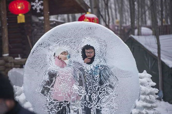 مهرجان الجليد والثلوج يتالق في 26 صورة مبهرة.. شاهدها صورة رقم 7 مهرجان الجليد والثلوج يتالق في 26 صورة مبهرة.. شاهدها صورة رقم 7
