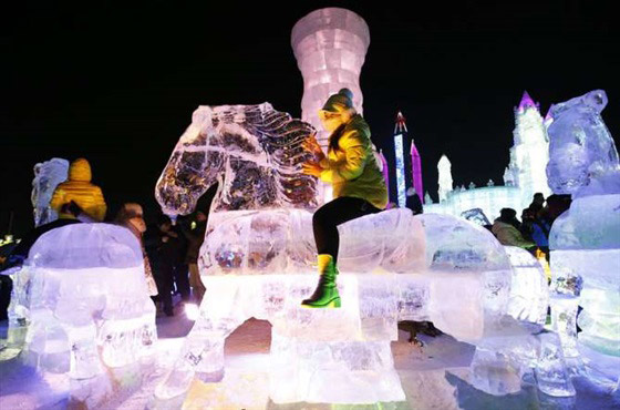 مهرجان الجليد والثلوج يتالق في 26 صورة مبهرة.. شاهدها صورة رقم 21 مهرجان الجليد والثلوج يتالق في 26 صورة مبهرة.. شاهدها صورة رقم 21