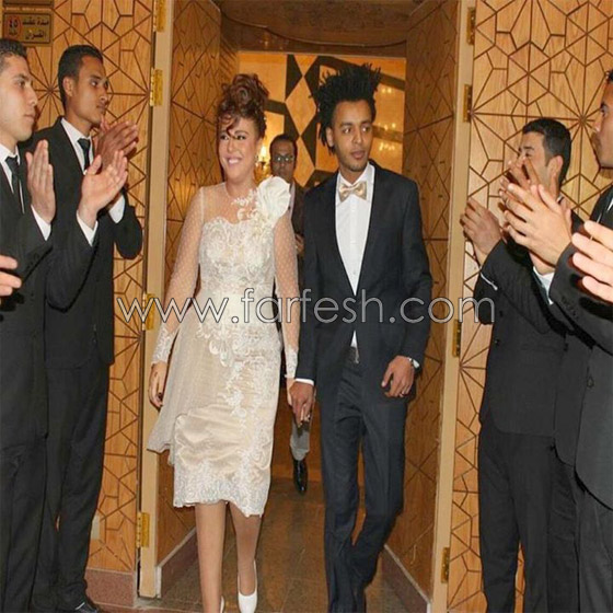 مي كساب تحتفل مع أوكا بمرور 10 سنوات على زواجهما: ماكانوش سهلين! صورة رقم 1