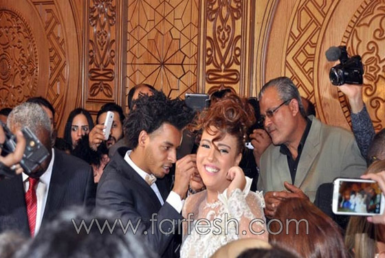 مي كساب تحتفل مع أوكا بمرور 10 سنوات على زواجهما: ماكانوش سهلين! صورة رقم 6