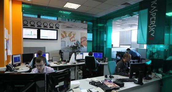 لص الكتروني خطير يقتحم بنوكا عالمية ويسرق منها ملايين الدولارات صورة رقم 1 لص الكتروني خطير يقتحم بنوكا عالمية ويسرق منها ملايين الدولارات صورة رقم 1