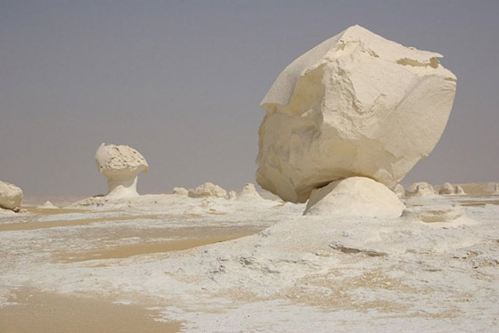 23 مكانا سياحيا رائعا في مصر: من جبل الكريستال الى كهف الجارة صورة رقم 4