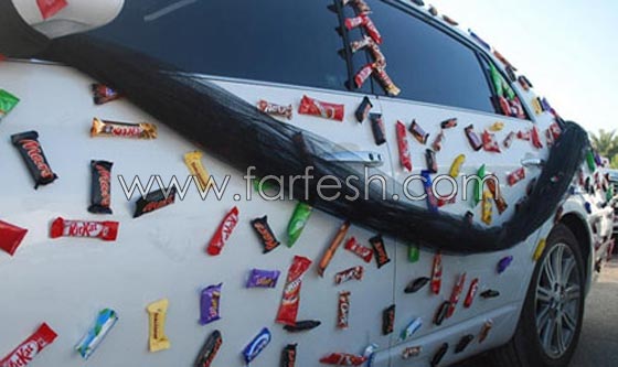 صور اجمل وأغرب سيارات مزينة  للعروس: بالزهور، الفواكه، الشوكولاطة واكياس الشيبس! صورة رقم 2