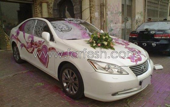 صور اجمل وأغرب سيارات مزينة  للعروس: بالزهور، الفواكه، الشوكولاطة واكياس الشيبس! صورة رقم 19