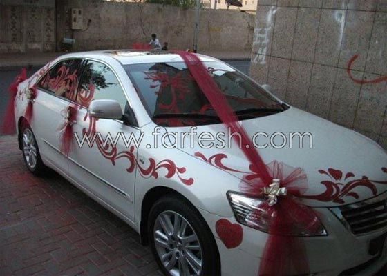 صور اجمل وأغرب سيارات مزينة  للعروس: بالزهور، الفواكه، الشوكولاطة واكياس الشيبس! صورة رقم 18