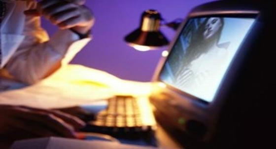قراصنة يهددون بفضح مدمني المواقع الاباحية ونشر تفاصيلهم! صورة رقم 1