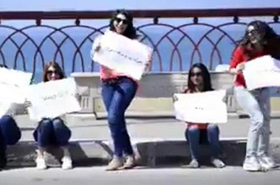 فيديو رقص وغناء فتيات يحتفلن بزفاف صديقتهن على انغام بشرة خير  صورة رقم 1