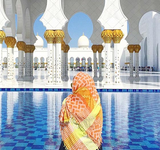 السفر حول العالم يتحول الى مهنة فتاة استرالية.. ويملأ جيوبها بالذهب صورة رقم 3 السفر حول العالم يتحول الى مهنة فتاة استرالية.. ويملأ جيوبها بالذهب صورة رقم 3