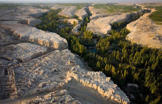 رمال الصحراء من السماء.. مساحات لامعة شاسعة وحافلة بالجمال صورة رقم 6 رمال الصحراء من السماء.. مساحات لامعة شاسعة وحافلة بالجمال صورة رقم 6
