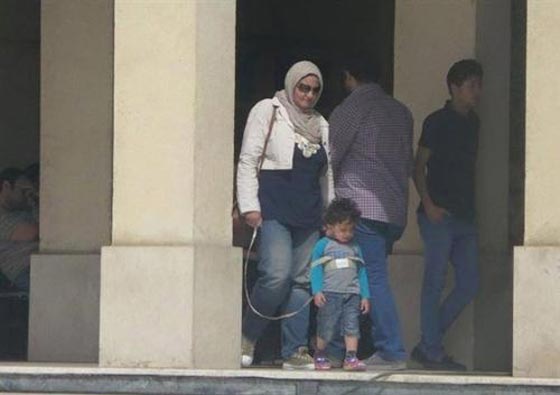 بالصور.. ام تربط طفلها بحبل مثل الكلب.. هل هي فكرة جيدة؟ صورة رقم 5