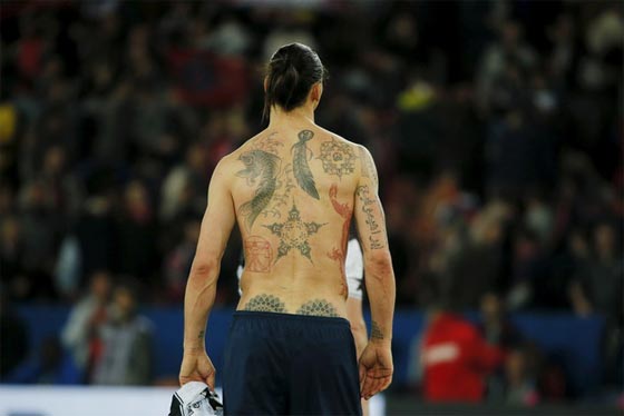 صور لوشوم على اجسام اللاعبين تلفت الانظار اليهم وقد تكشف اسرارهم. . شاهدها صورة رقم 10 صور لوشوم على اجسام اللاعبين تلفت الانظار اليهم وقد تكشف اسرارهم. . شاهدها صورة رقم 10