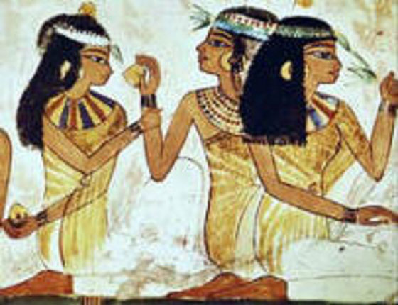 الفراعنة سبقوا العالم بـ6 اختراعات منها ادوات الحلاقة، المكياج، والكعب العالي  صورة رقم 2