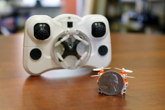 درون اصغر طائرة في العالم بحجم ورقة نقدية.. تعرف عليها صورة رقم 2 درون اصغر طائرة في العالم بحجم ورقة نقدية.. تعرف عليها صورة رقم 2