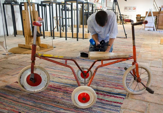 متحف للاختراعات السخيفة.. ادوات لنقر الأنف وحقيبة لهواة التعري! صورة رقم 3 متحف للاختراعات السخيفة.. ادوات لنقر الأنف وحقيبة لهواة التعري! صورة رقم 3