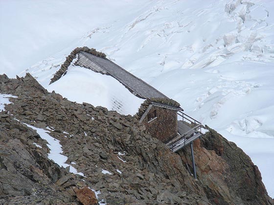 صور اجمل واخطر فنادق ومطاعم على قمم الجبال الشاهقة صورة رقم 7