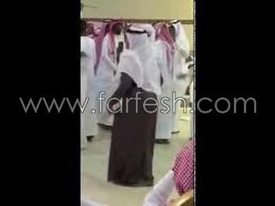 فيديو رقص فتاة خليجية متنكرة بزي رجالي تشارك الشباب رقصهم وهذا هو سرها! صورة رقم 2