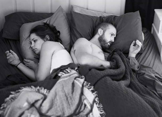 بالصور المعبرة.. هكذا افقرتنا الهواتف وجعلتنا نقف وسط صحراء!! صورة رقم 5