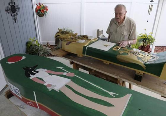 اغرب جنازات حول العالم على حلبة ملاكمة وشاب يتزوج من جثة صورة رقم 9