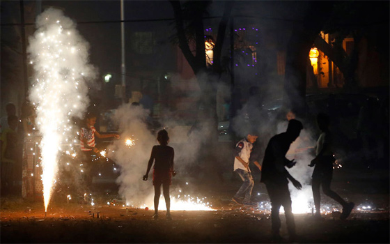 صور رائعة من الهند  في مهرجان عيد الانوار (ديفالي)  صورة رقم 7