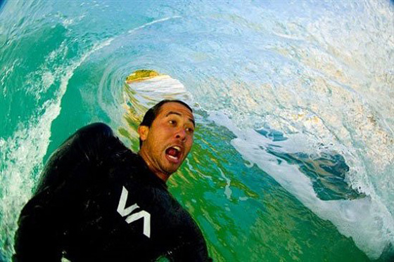 اجرأ صور سيلفي في 2015: فوق الامواج، اعلى الجبال، واللعب مع الثيران! صورة رقم 7 اجرأ صور سيلفي في 2015: فوق الامواج، اعلى الجبال، واللعب مع الثيران! صورة رقم 7