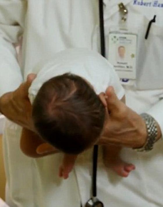 المسكة.. طريقة ناجعة لاسكات الرضيع، ها هو صاحبها يستعرضها صورة رقم 5