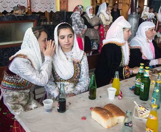 هكذا يتم تجهيز العروس البلغارية للزفاف.. شاهد الصور صورة رقم 9