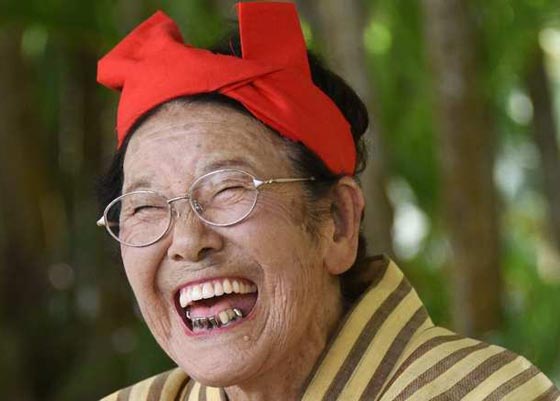 بعد الحزن والمآسي ليس امامنا وسيلة لمحوه سوى هذا الضحك صورة رقم 19 بعد الحزن والمآسي ليس امامنا وسيلة لمحوه سوى هذا الضحك صورة رقم 19