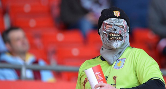 صور أغرب التقاليع على مدرجات الملاعب صورة رقم 12